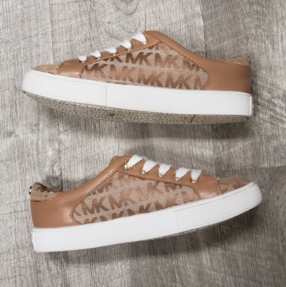 Michael Kors Girls Sz 12 Sneakers 👟 - Picture 5 of 13